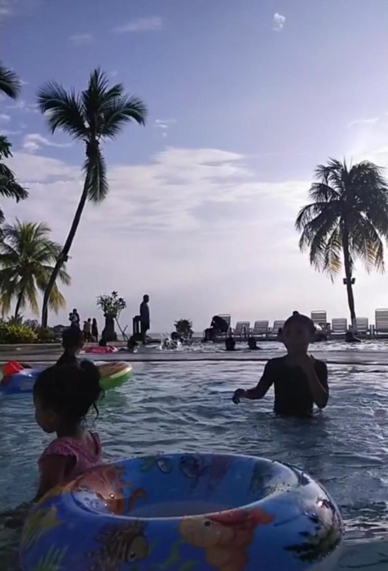 Rumah Berangin At The Regency Sea View